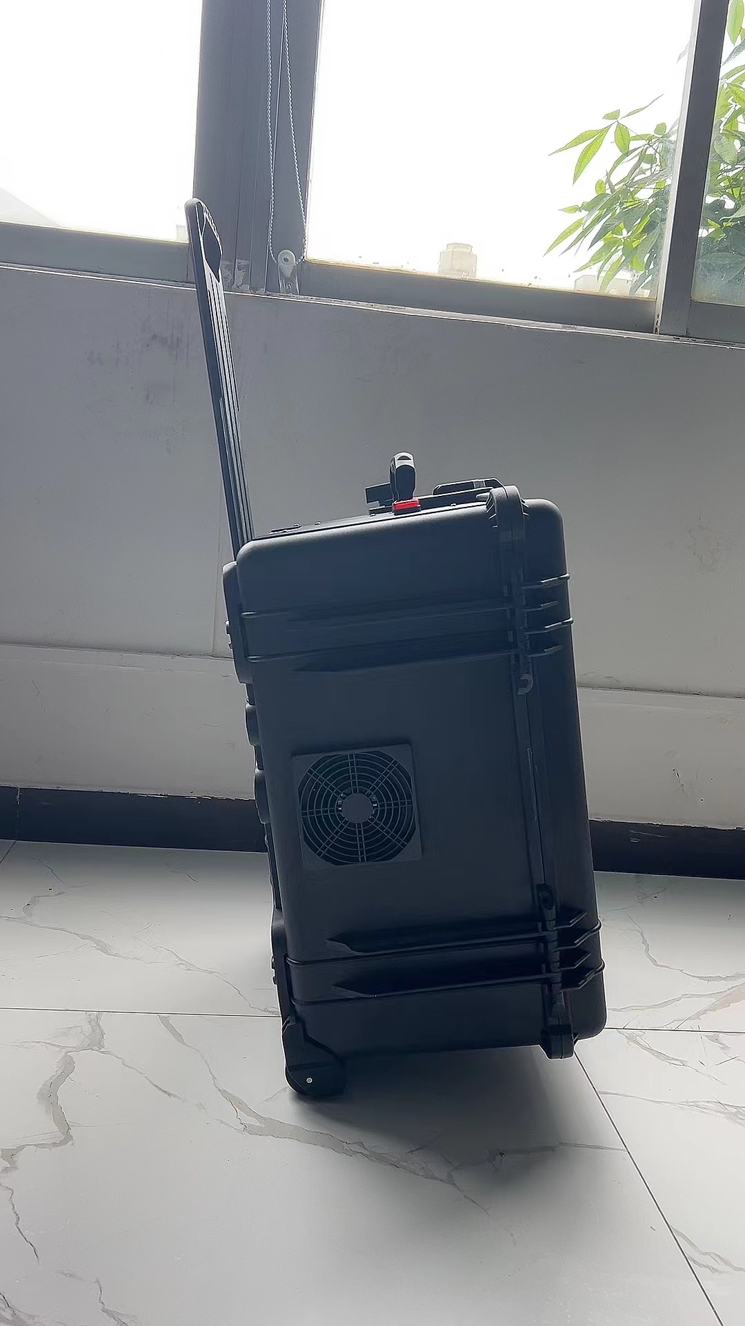 万秀手拉箱型移动通信干扰器